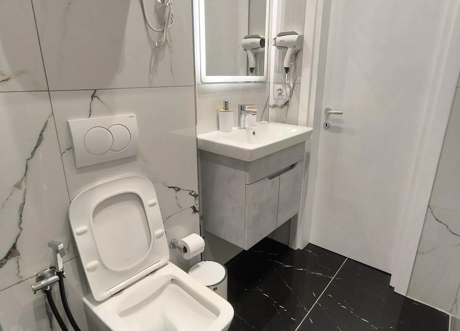 James Studio Tirana Apartamento